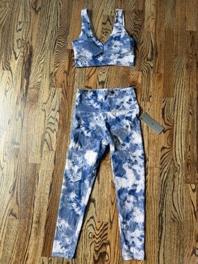 Tie-Dye Blue Sports Bra and Legging Set - Brand: Unknown